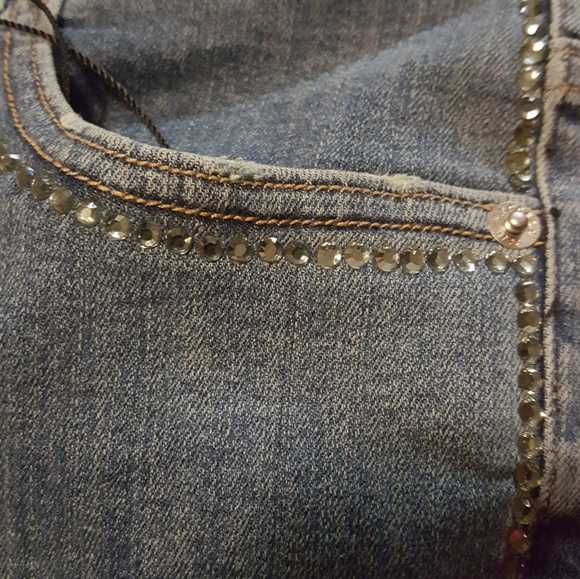 Must have denim legging, Bling all up & down - Picture 5 of 5